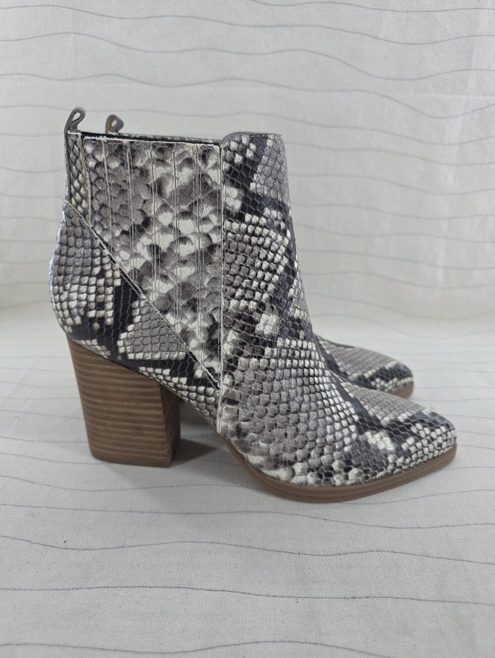 Marc Fisher Womens Alva 2 Snake Print Leather Pointy Toe Booties Shoes Size 7M